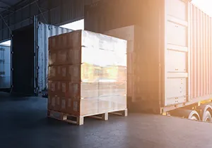 The Difference Between Cross-Docking and Transloading Warehouse Shipments